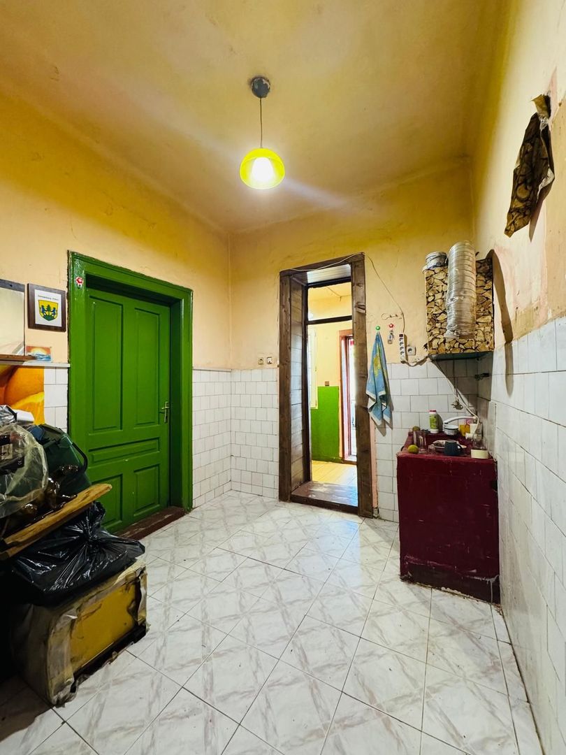Apartament la curte comuna ULTRACENTRAL - Poză 2