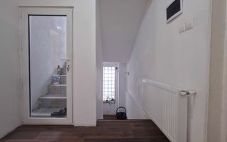 Casă spațioasă de vânzare – Strada Republicii nr. 105, Dragomirești - Poză 14