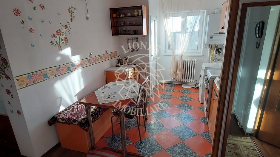 Apartament decomandat 2 camere 51 mp-balcon-Zona Centrala - Poză 4