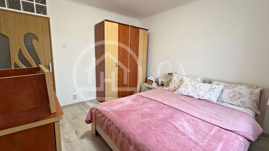 Apartament cu 3 camere de vanzare Str. Banatului Zona  Velenta, Oradea - Poză 2