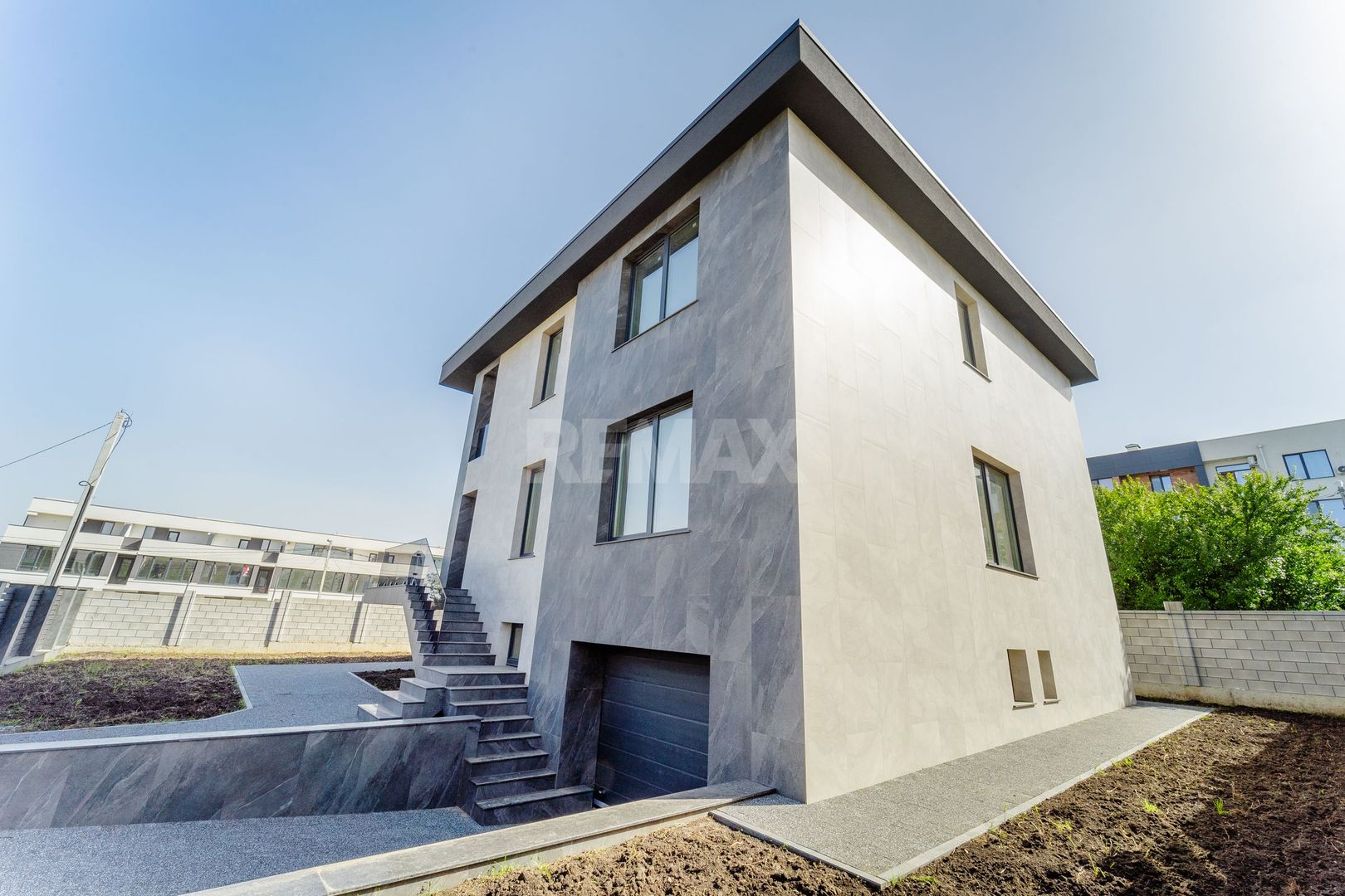 Casa de vânzare, individuală, Centru - Poză 2