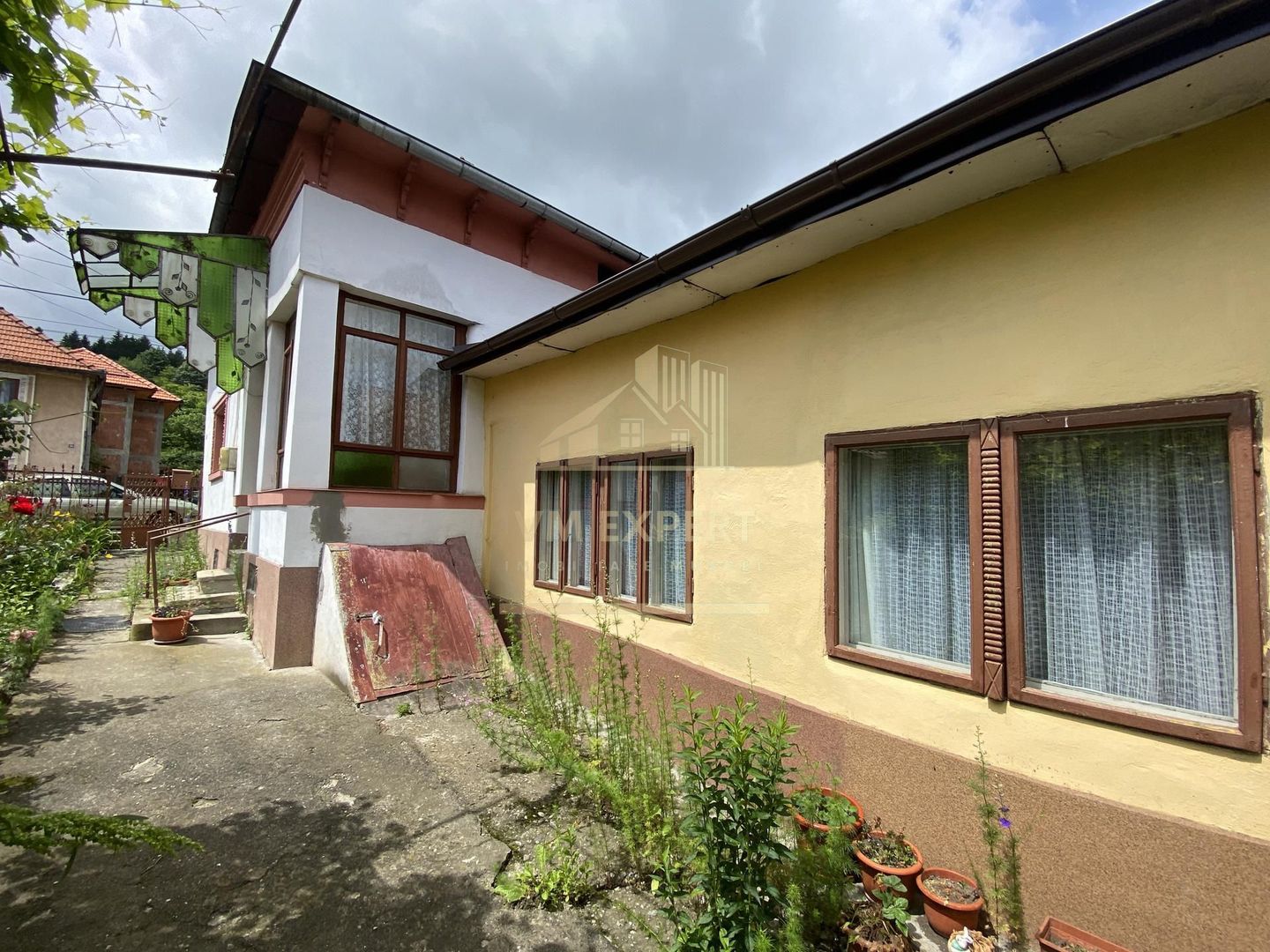 CASA 5 CAMERE, TEREN 360 MP, CENTRU, CAMPULUNG - Poză 1