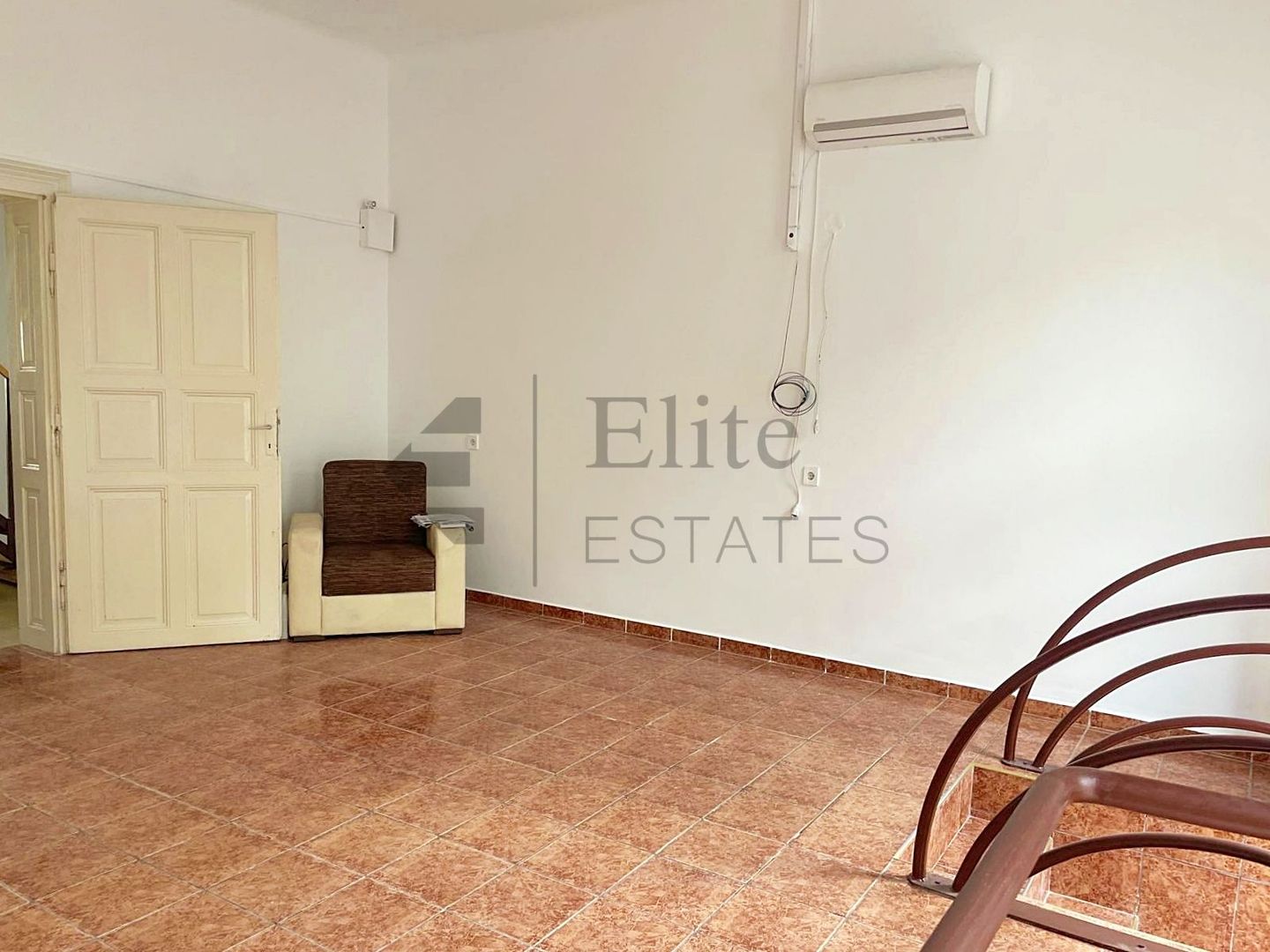 Apartament pe 2 nivele ultracentral in zona Teatrului Oradea - Poză 3