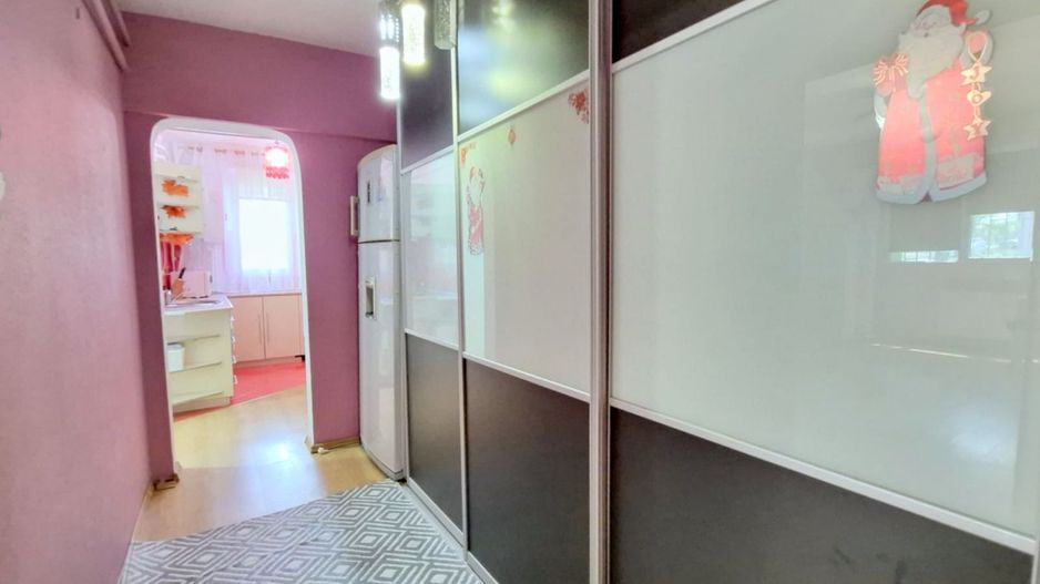 De inchiriat apartament cu 2 camere, Micro 17, parter, 400 euro - Poză 4