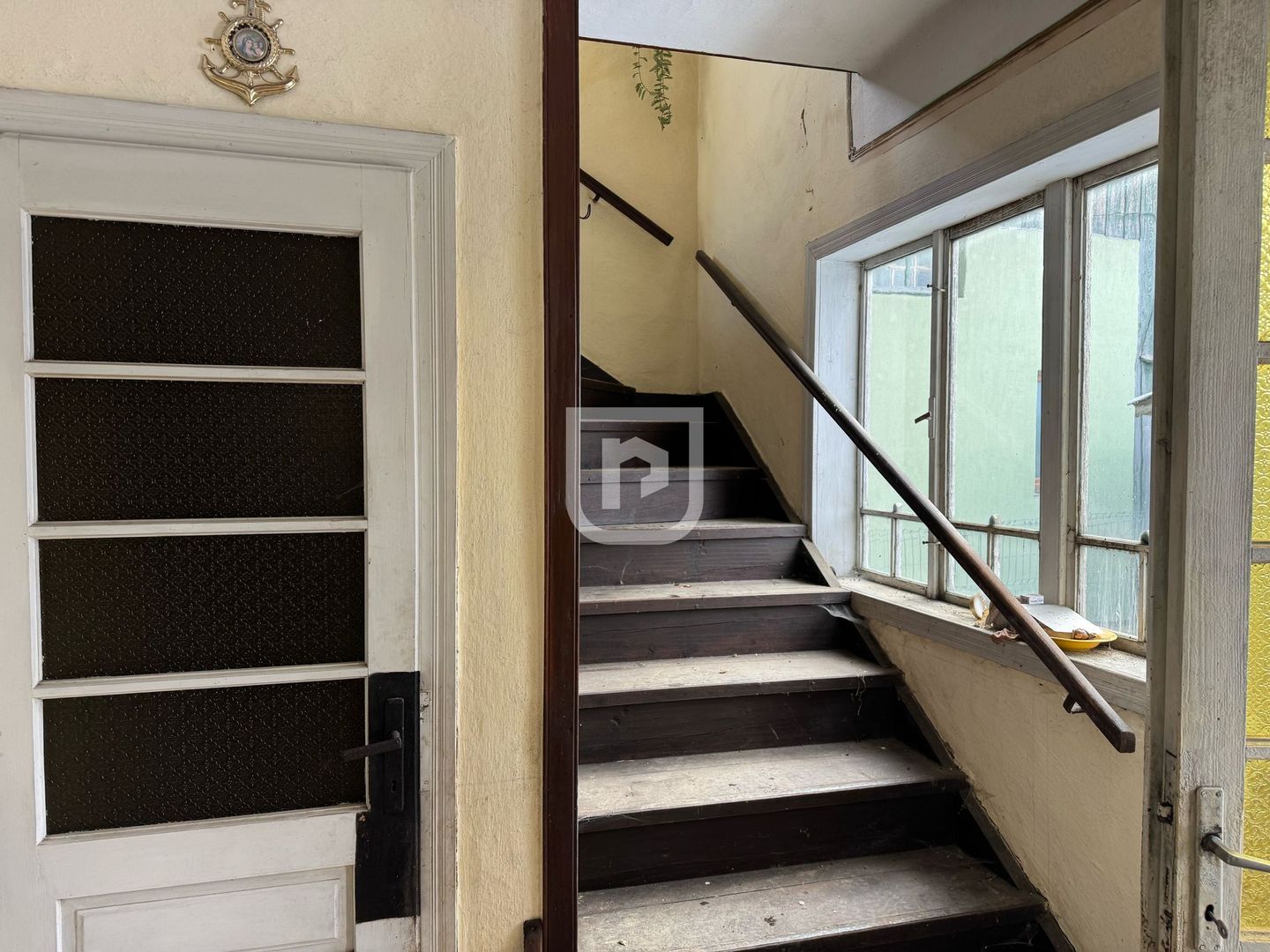 De vanzare casa, atelier fierarie, 4 anexe - 2507 mp in Manastirea Humorului - Poză 8