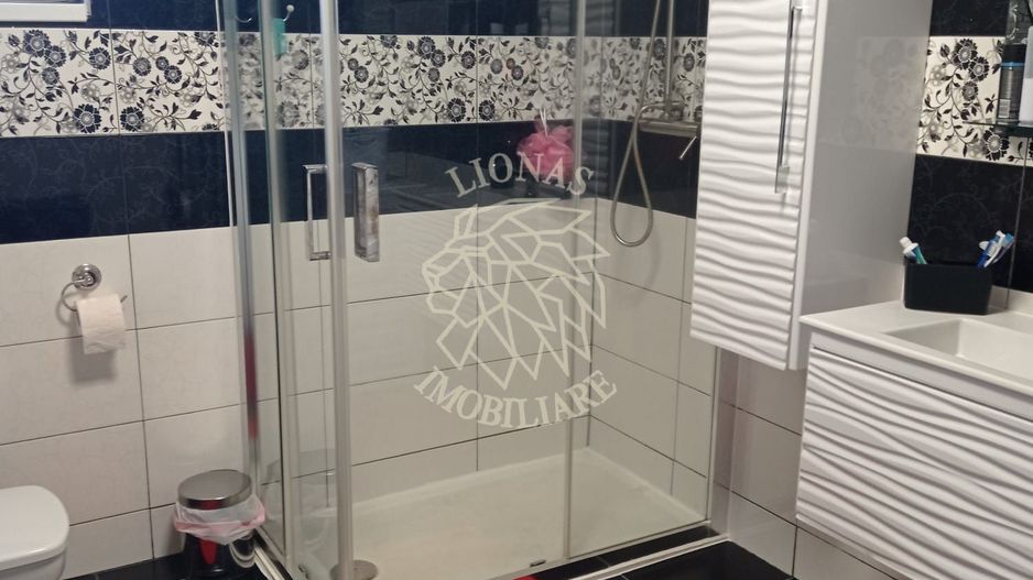 Casa 5 camere 220 mp-teren 2500 mp- terasa/garaj-Dealul Dumitrei - Poză 5