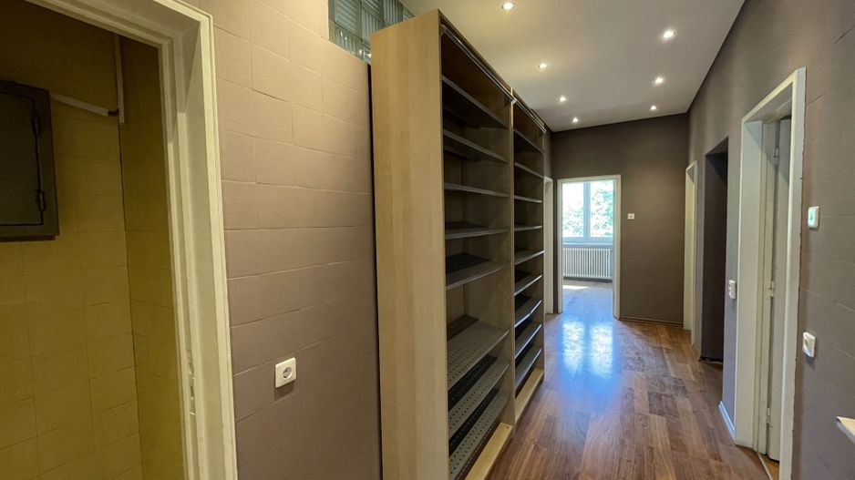 Apartament cu 4 camere de vânzare în zona Primaverii - Poză 9