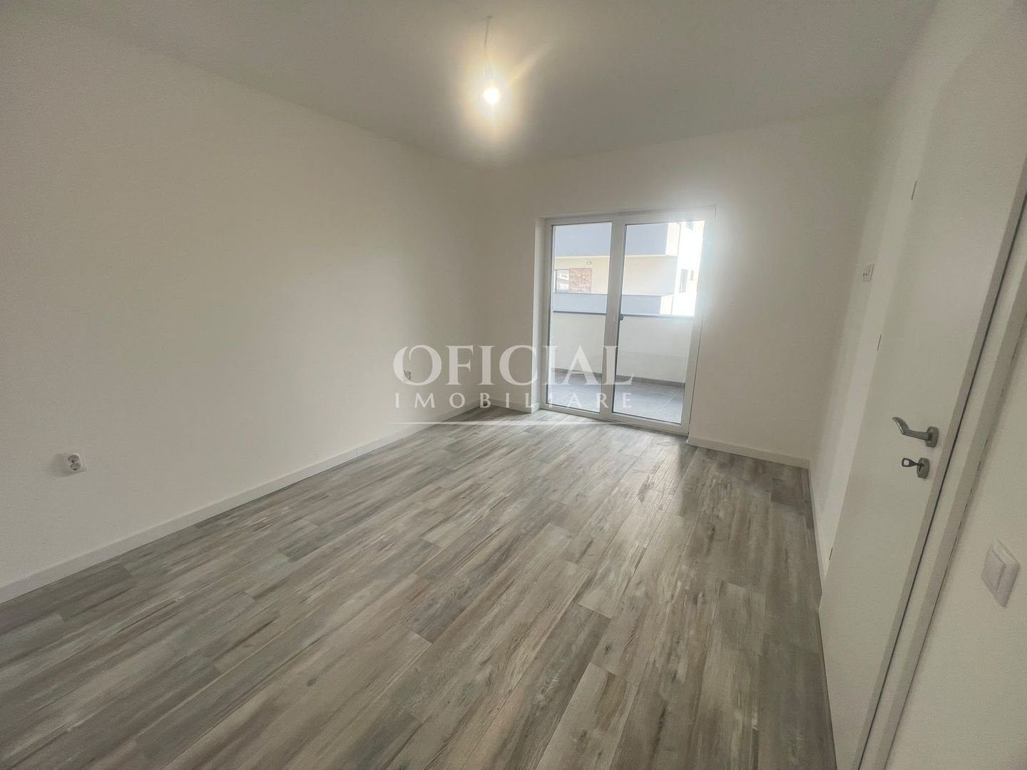 Apartament 3 camere | Terasa | Parcare | Lift | Eroilor | Floresti - Poză 3