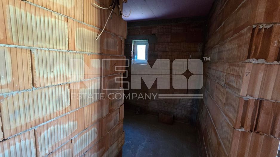 Casă la roșu la 165000 euro I Pe teren de 32 de ari I Măneuți - Poză 8