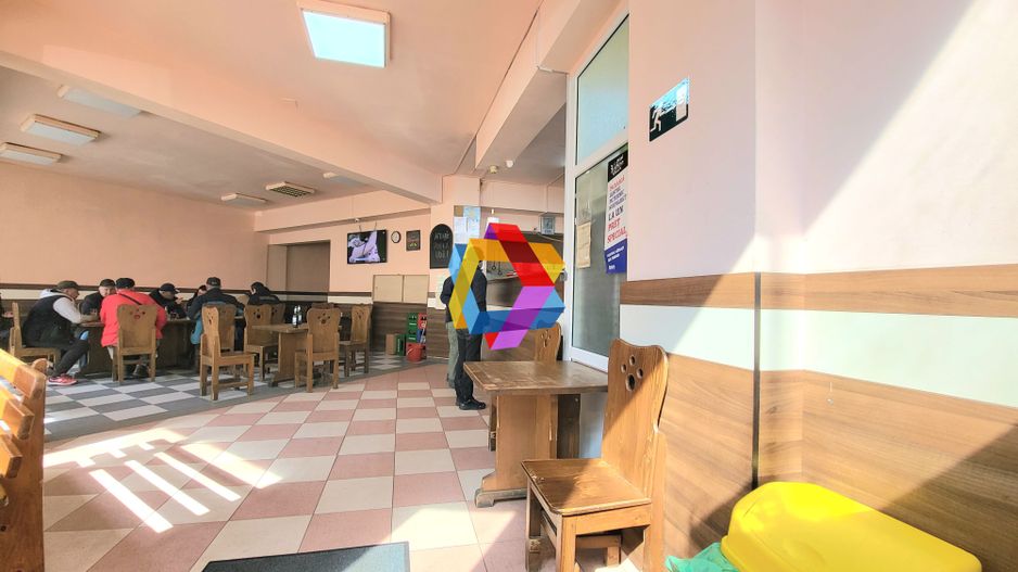 Spatiu comercial - 172 mp cu vad comercial intens - Poză 1