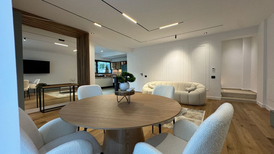 Vila | Casa Presei Libere | Damaroaia - Poză 2