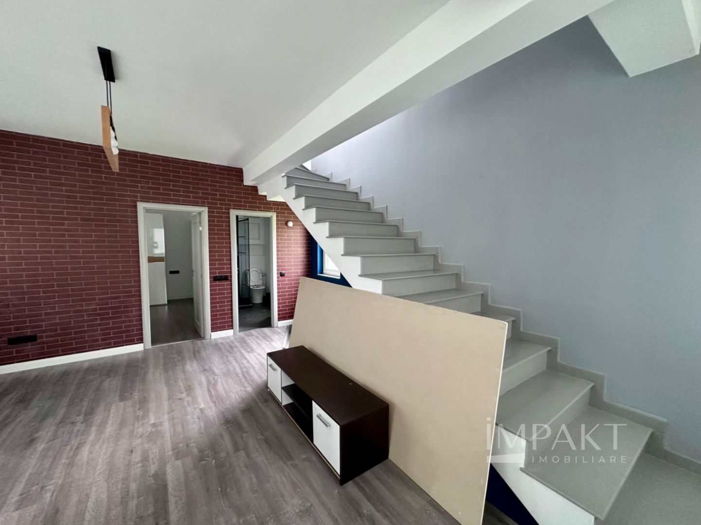 Casa cu acces securizat, curte si balcon | Buna Ziua - Poză 8