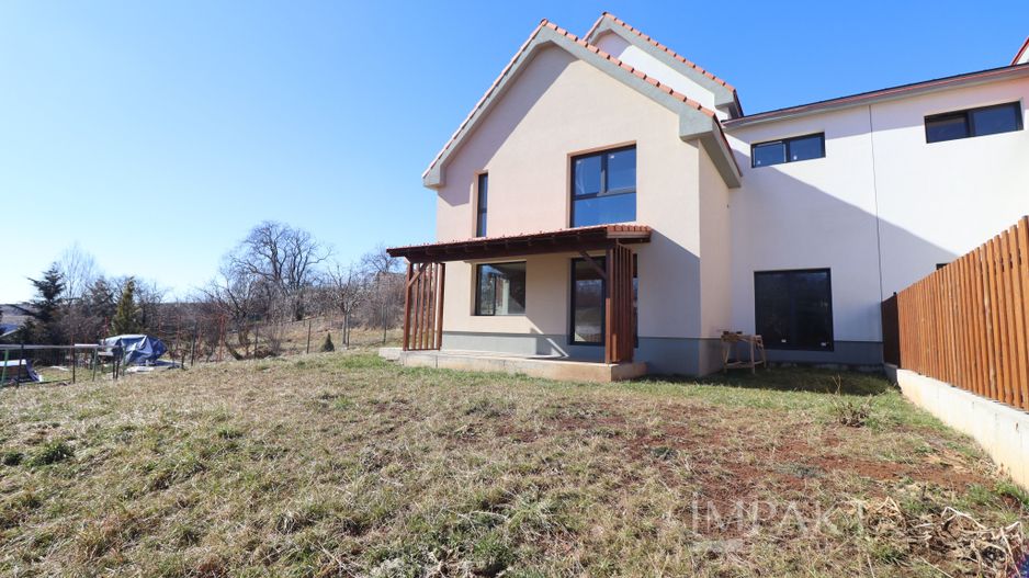 Casa superba si spatioasa, situata in Salicea! - Poză 2