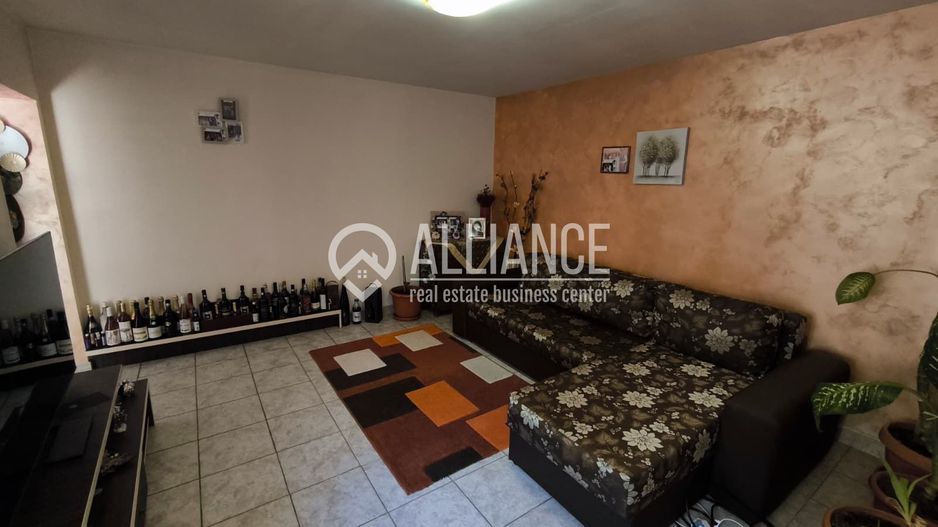 VIILE NOI - casa cu o curte generoasa disponibila imediat - Poză 1