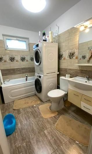 Casa mobilata cu curte de inchiriat - Poză 14