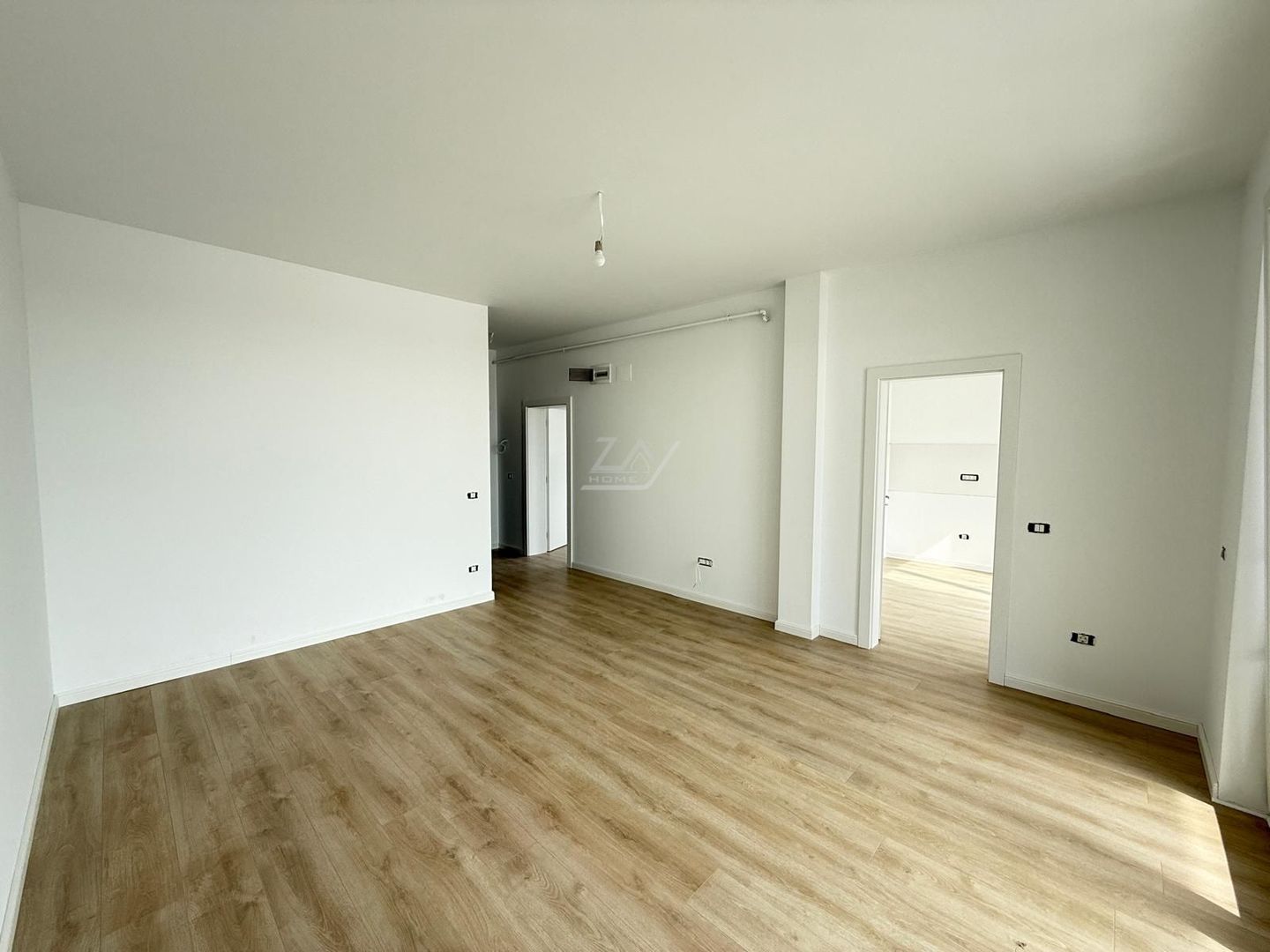 Etaj 2. Lift. Finisaje superioare. Loc de parcare. - Poză 2