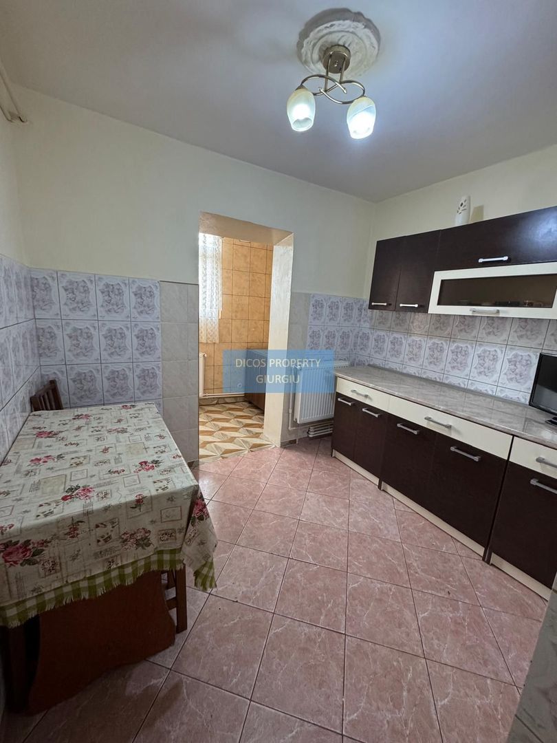 De Vânzare - Apartament 3 Camere, Strada Decebal - Poză 12