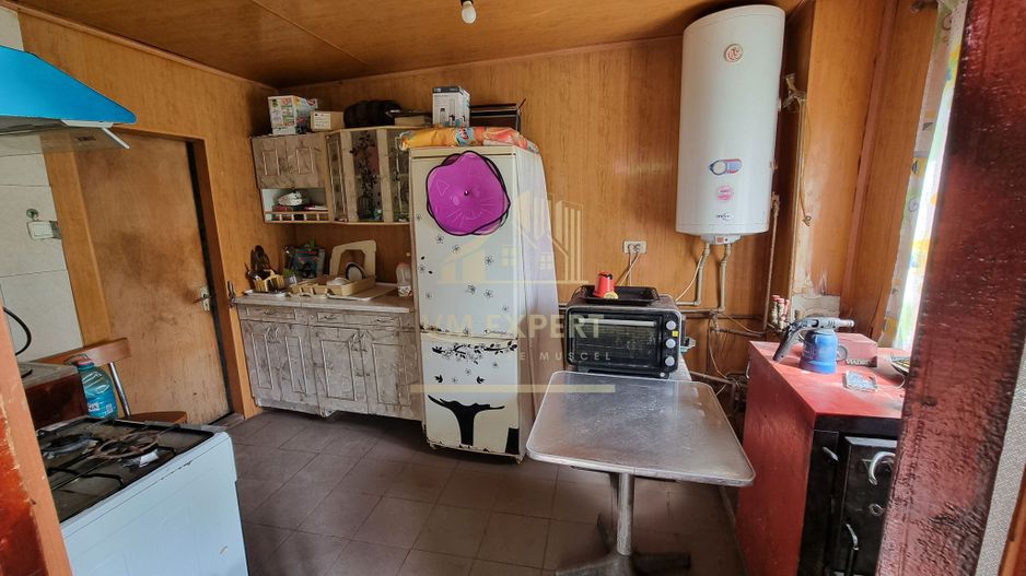 CASA 3 CAMERE, TEREN 6200 MP + 2 LACURI, CAMPULUNG, NAMAIESTI - Poză 10