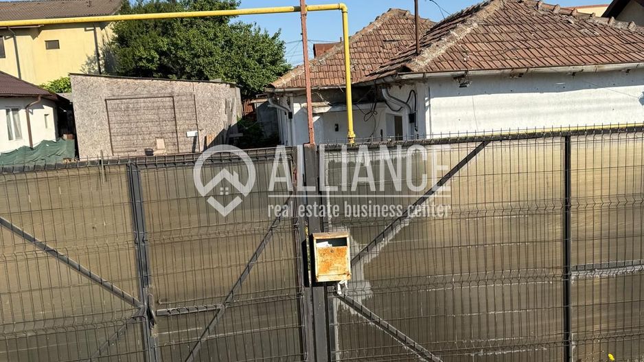 Bratianu/Cora(cod04)-Casa renovabila si teren 444 mp - Poză 1