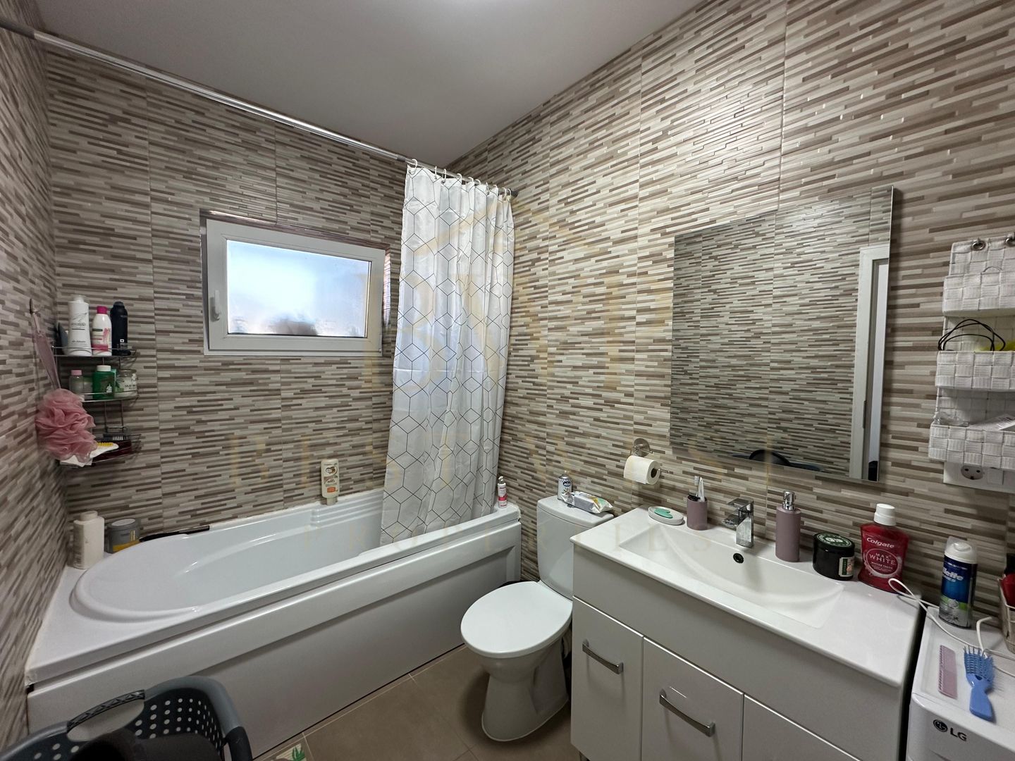 Duplex modern, 3 camere, 2 bai, mobilat Mosnita Noua - Poză 12