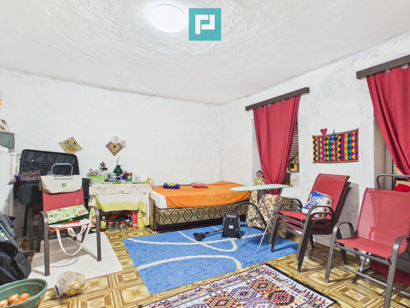 Casă cu 4 camere și teren de 800 mp în Zerind - Poză 13