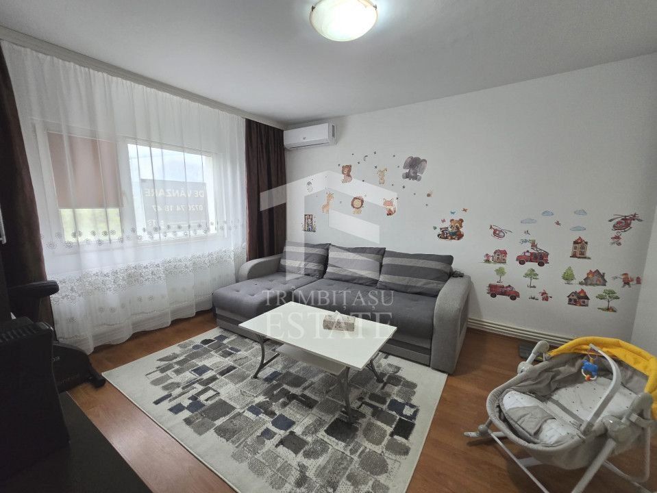 INEL I - Apartament cu centrala pe gaz, loc de parcare si pod de 60 mp - Poză 2