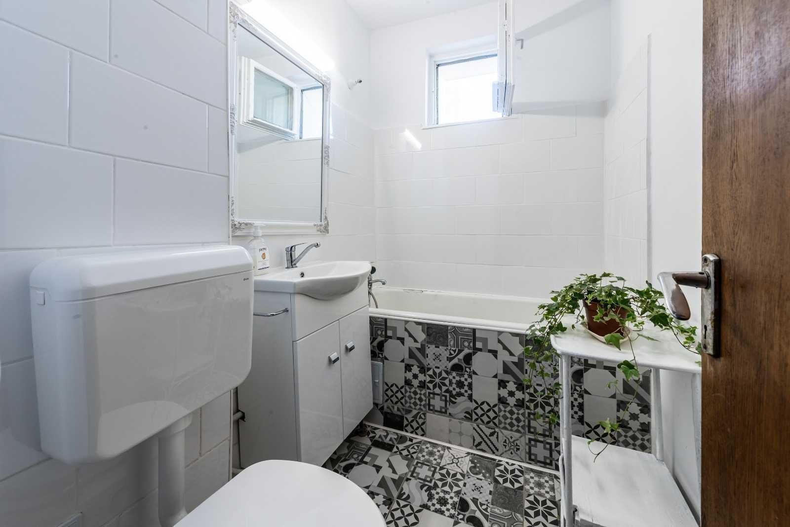 Inchiriez ap 2 camere, semi-decom, renovat, sector 6, 400 Euro/luna - Poză 7