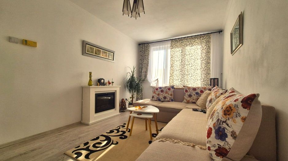 Ideal pentru un cuplu, apartament decomandat, însorit și foarte luminos. - Poză 3