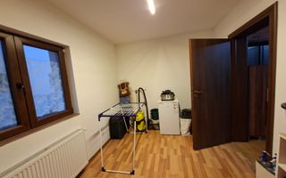 Casa 6 camere 2 bai curte 306 mp utili si parcare privata in Selimbar - Poză 4