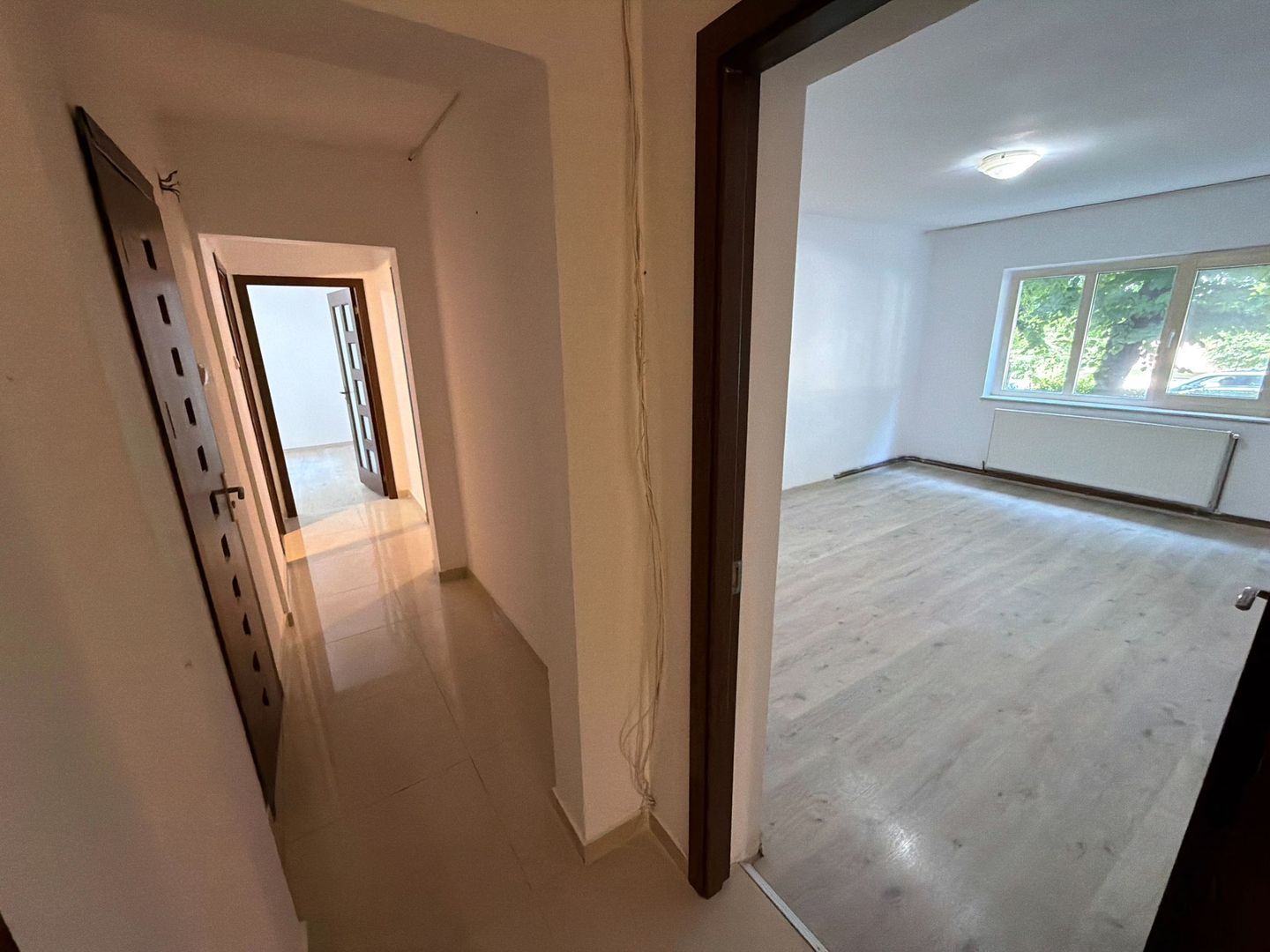 Apartament cu 3 camere decomandat 72 M² cu balcon și pivniță - Poză 16