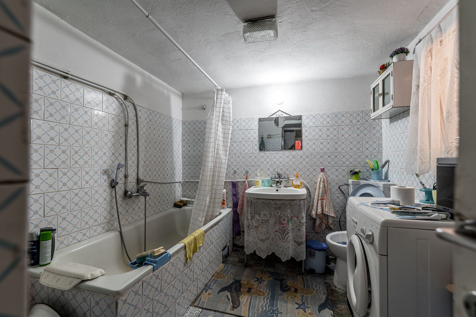 Casa 3 camere, bucatarie si baie, in zona centrala din Chisineu-Cris - Poză 10