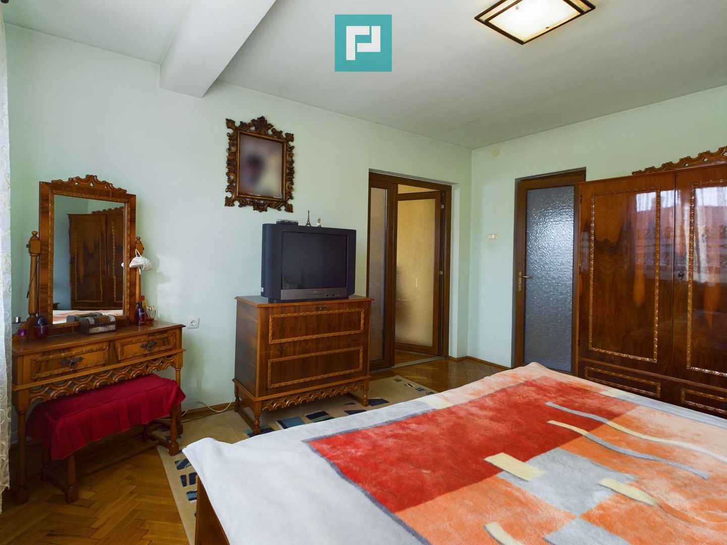 Casă solidă și impunătoare în Grădiște - Poză 5