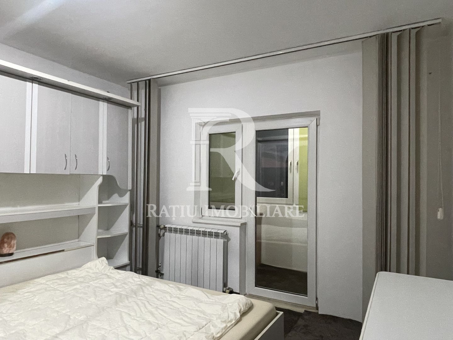 Apartament cu 3 camere | Zona Rogerius | Oradea - Poză 11