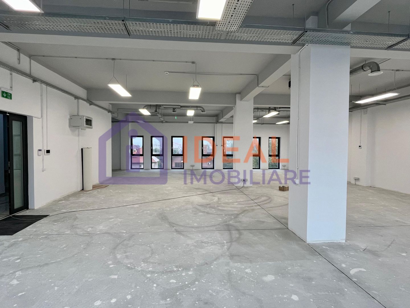 Spatiu comercial de inchiriat- 200 mpu, zona Podul Garii - Poză 1