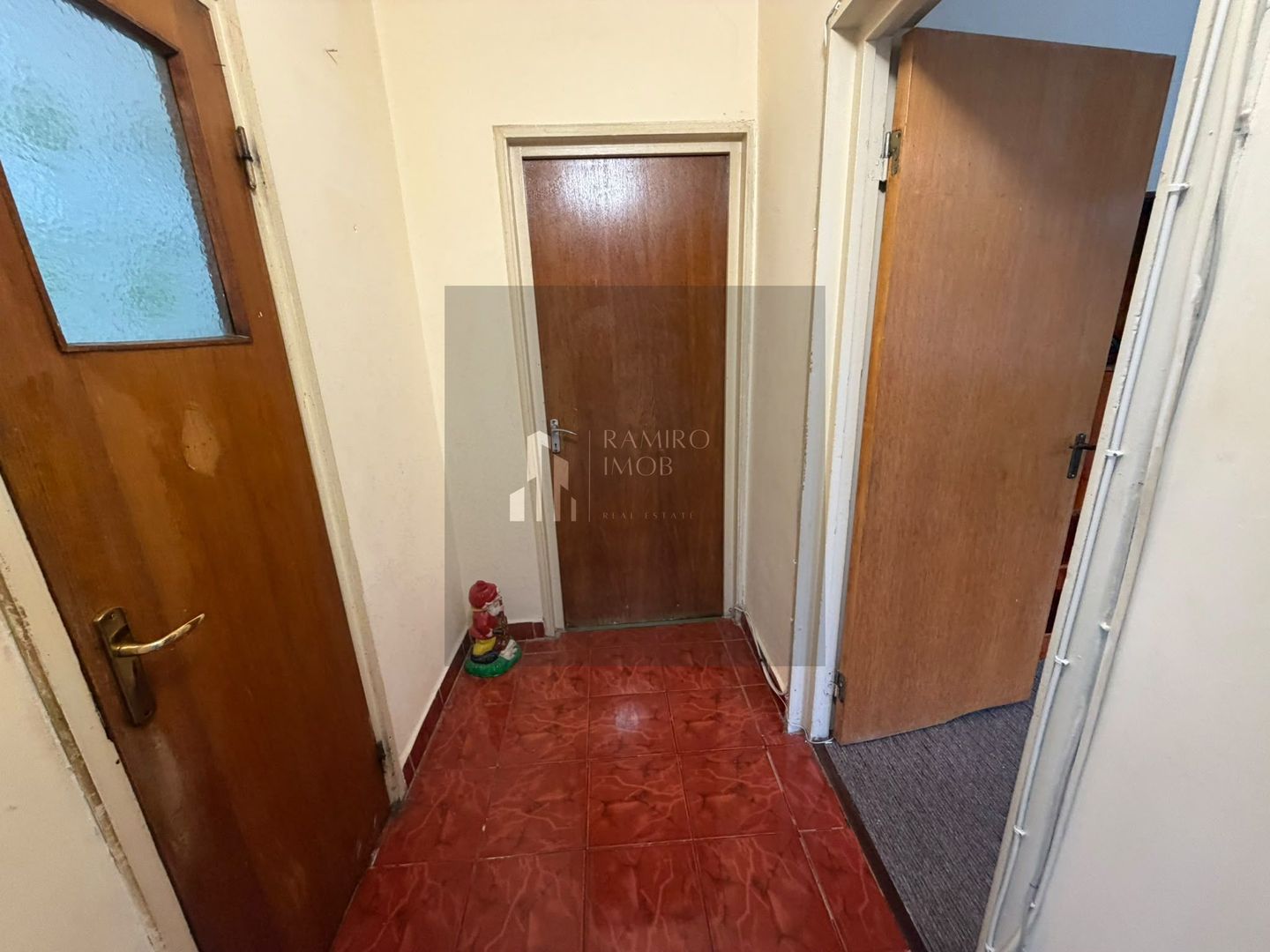 Apartament 3 camere| 67 mp | Etaj 2/4 |3 minute de metrou 1 Decembrie - Poză 2