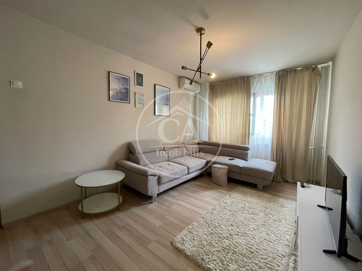 Apartament de închiriat cu 3 camere în zona Decebal, Oradea - Poză 1
