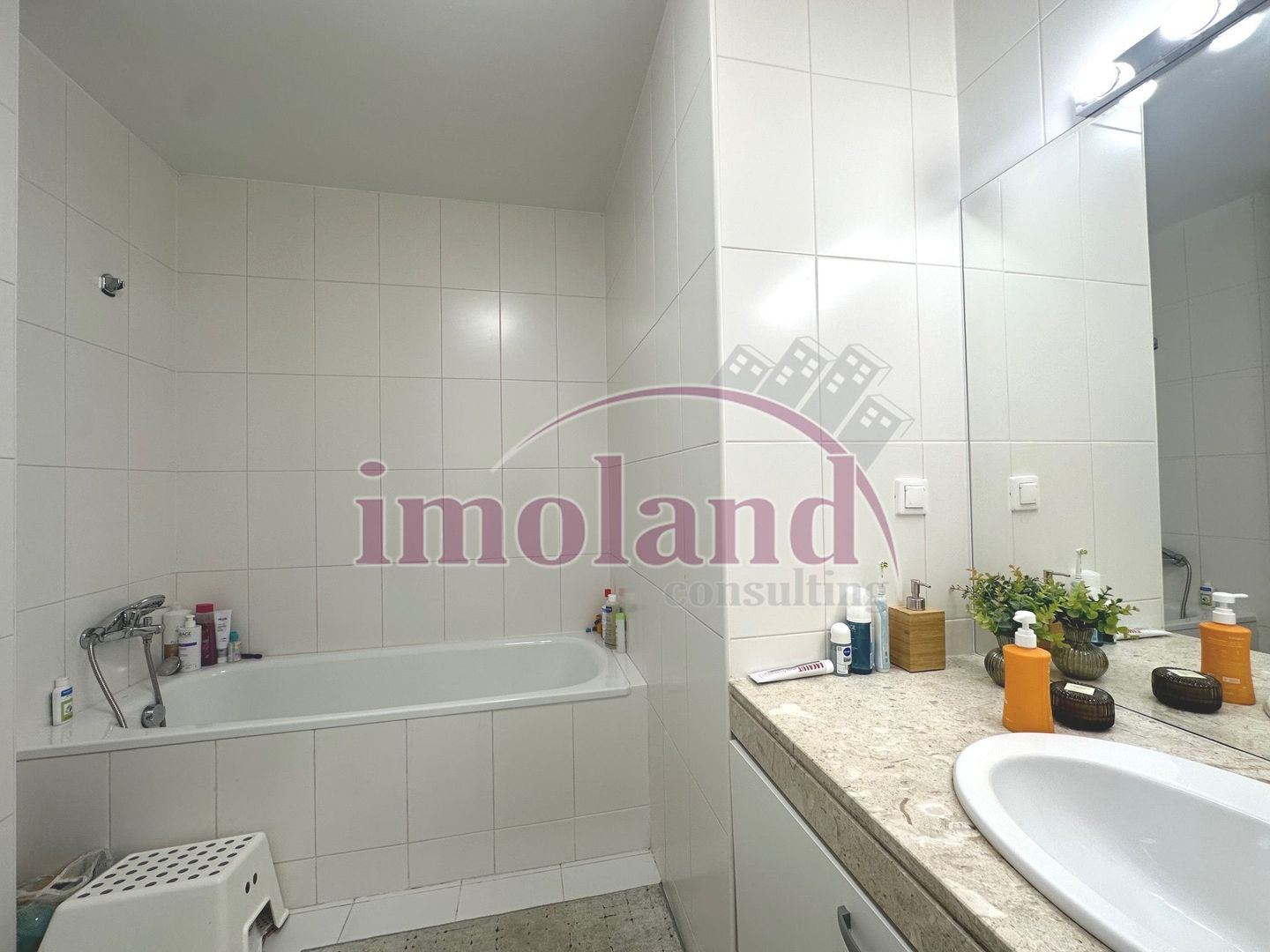 Apartament - 3 dormitoare si gradina  - Parter - Delea Veche 24 - Poză 11