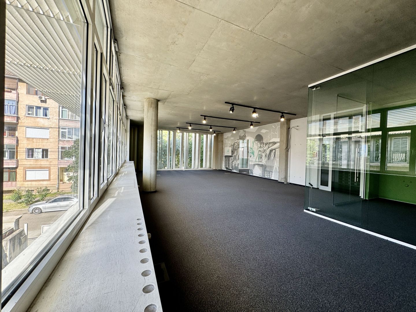 Clădire de birouri în zona Centrală - Poză 10