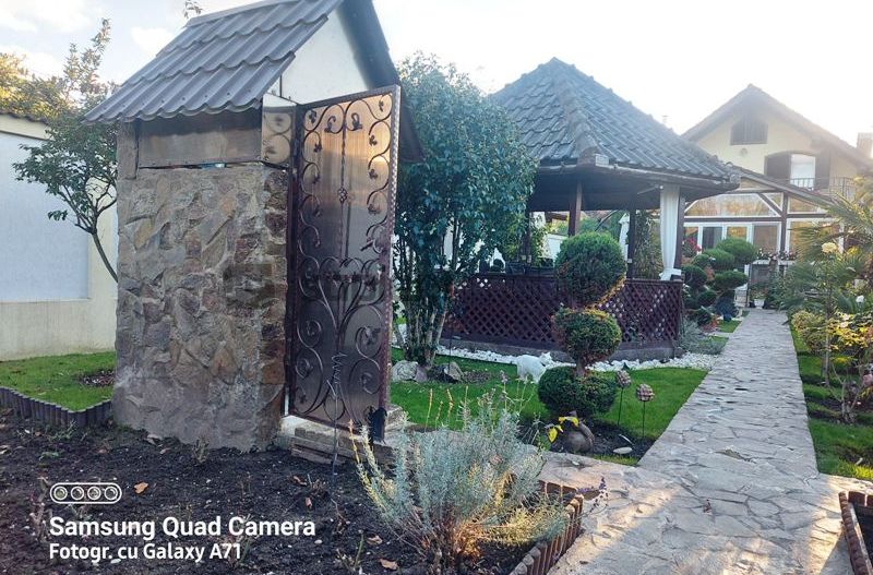 Casa lux cu 5 camere in Rontau - Poză 23