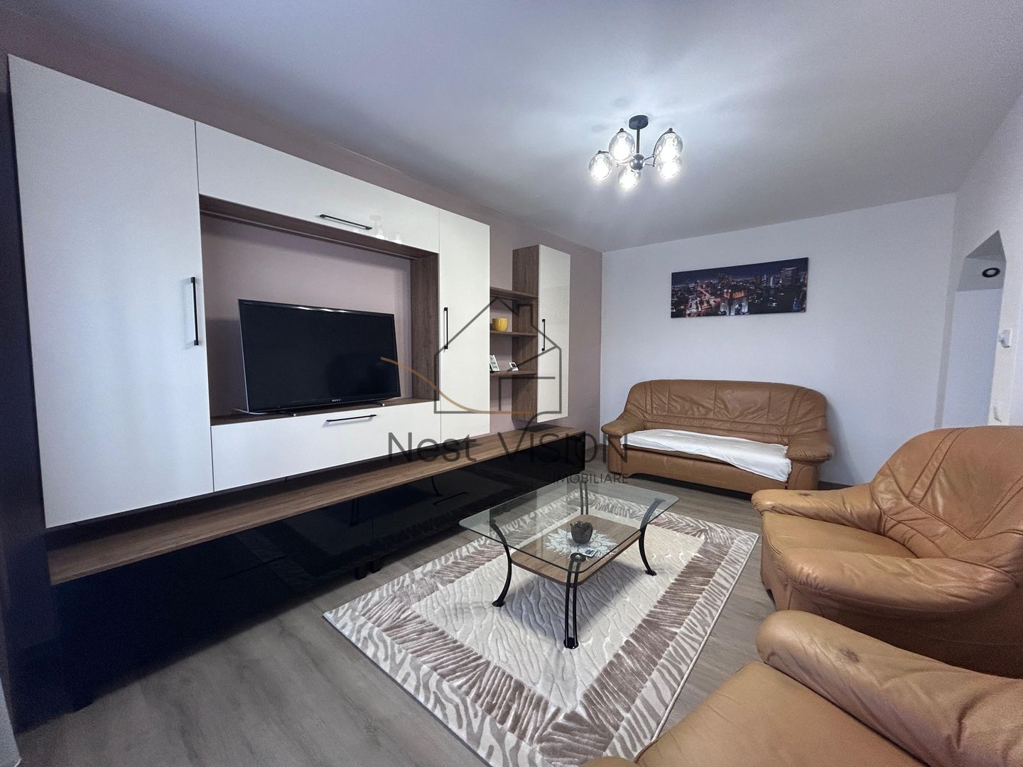 Spatios si gata de mutat | 2 camere | balcon + pivnita | Strand - Poză 3