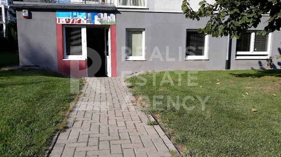 Spațiu comercial de închiriat, 90 mp, complexul Avantgarden, Brașov - Poză 1