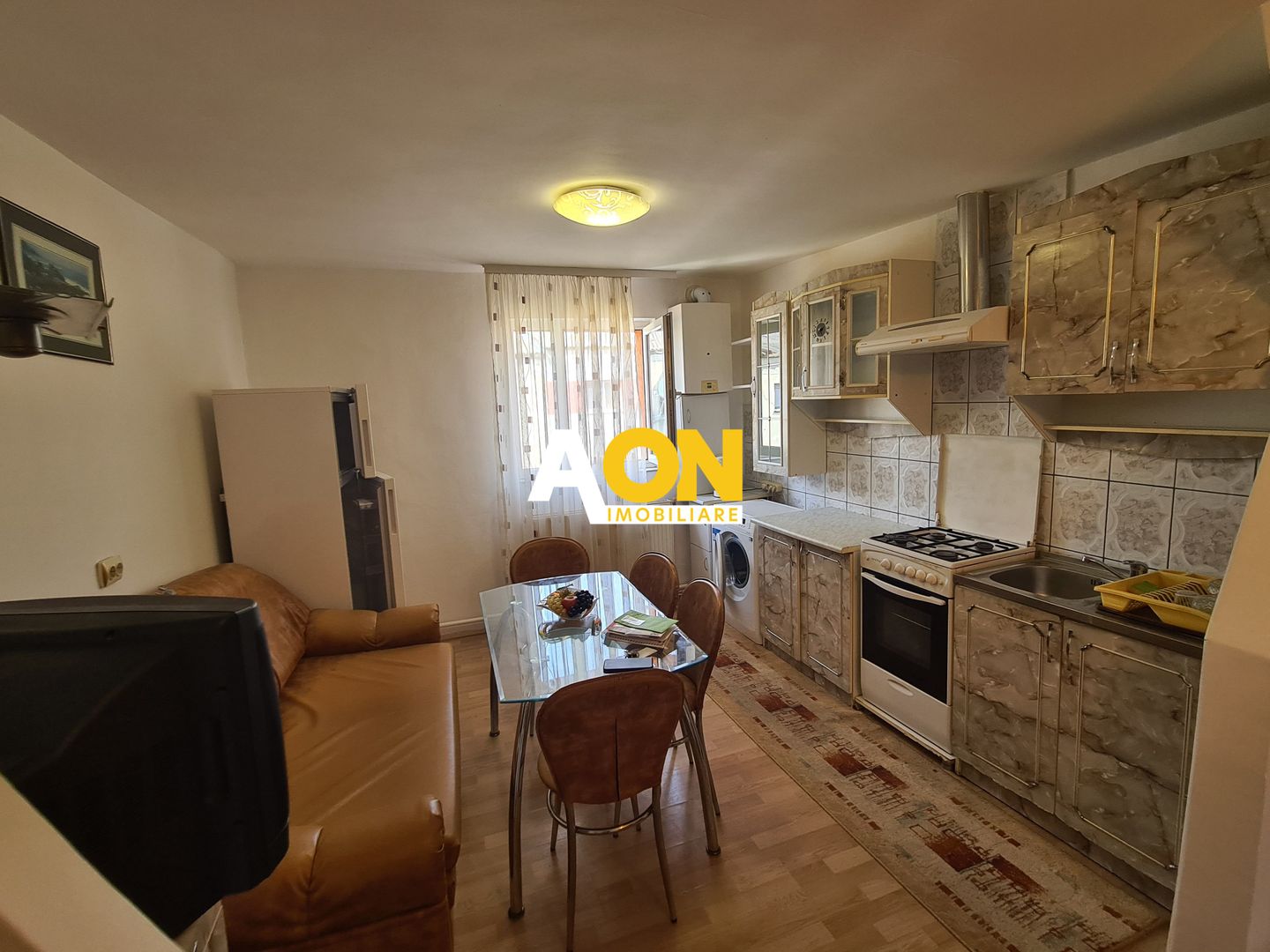Apartament Cu 2 Camere, Complet Mobilat, Zona Piață - Cetate - Poză 1