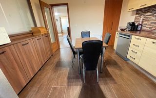 Casa moderna, frumos amenajata in zona Bogdanestilor - Poză 10