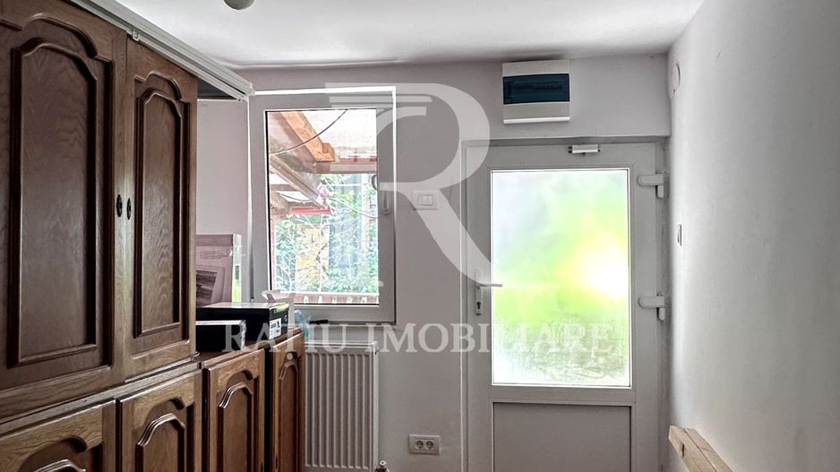 Casa cu anexe si pivniță | Teren intravilan generos | Sannicolau Roman - Poză 12