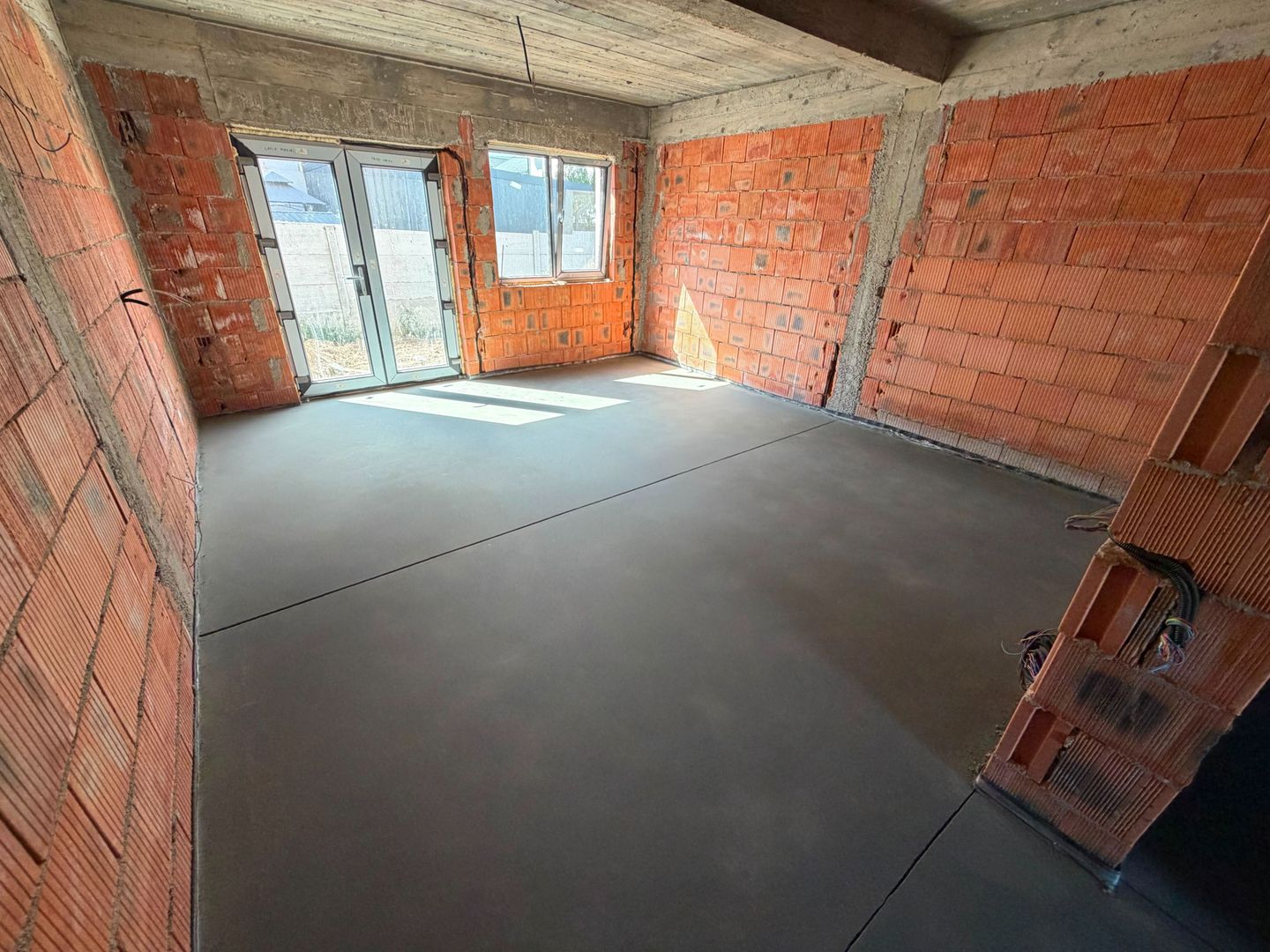 CASA TRIPLEX, TOATE UTILITATILE, INCALZIRE PARDOSEALA, COMISION 0% - Poză 5