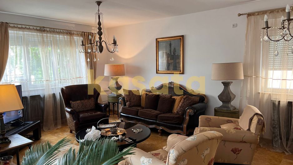 Vila deosebita 11 camere Erou Iancu Nicolae - Poză 14