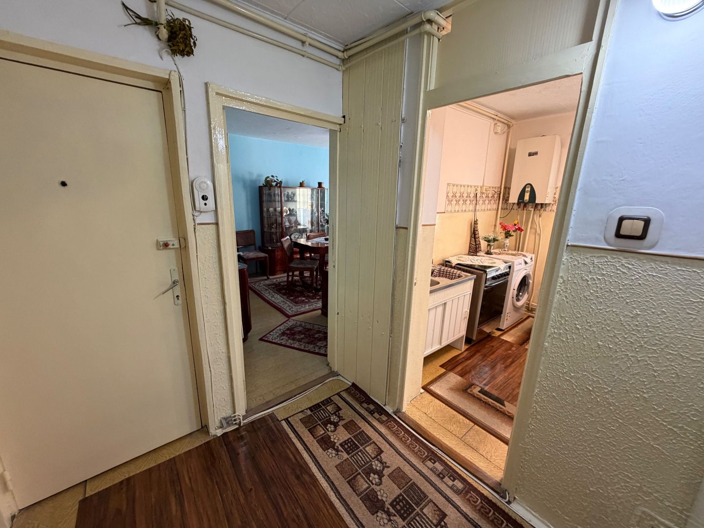 Apartament 2 camere, etaj 1 - zona Cetate - Poză 7