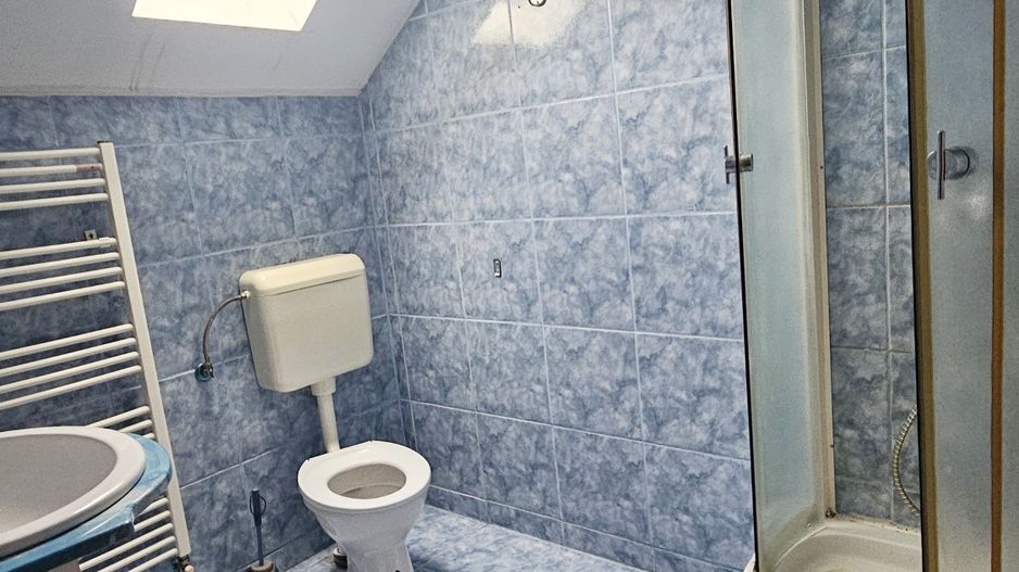 Harman, casa 2006, teren 1000mp, 2 garaje - Poză 10