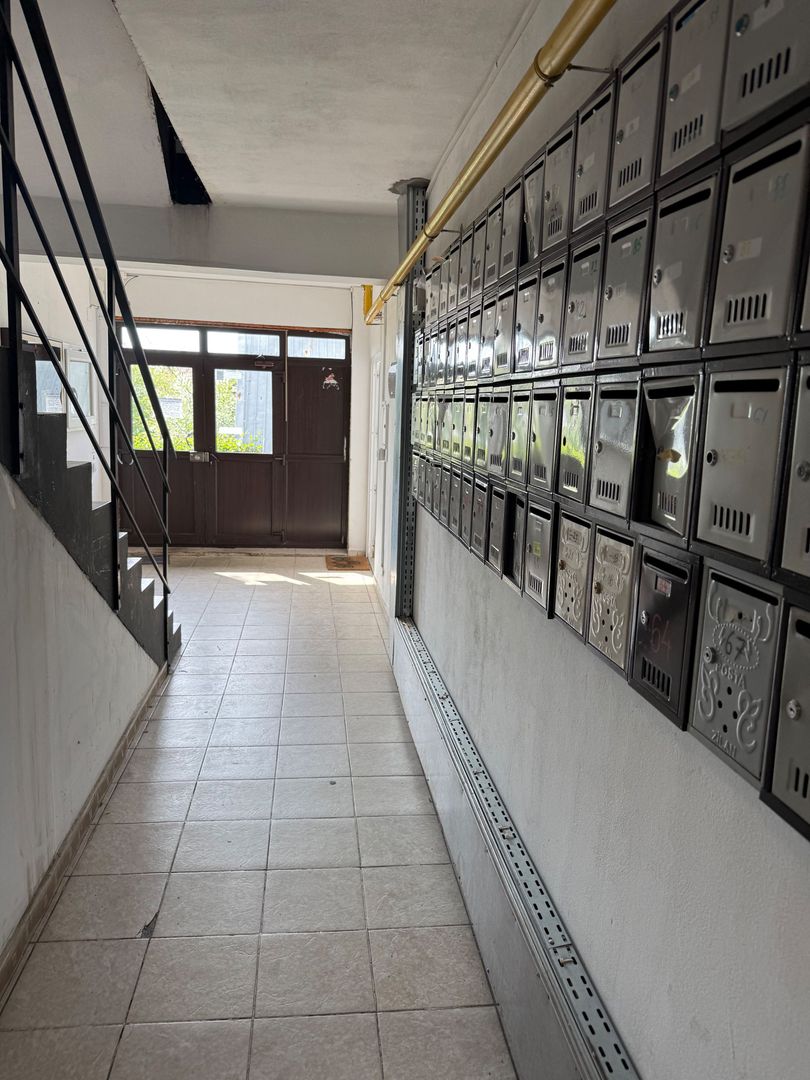 Ap 3 camere - transformat din alipirea a 2 garsoniere - 62 mp - parter - Poză 23