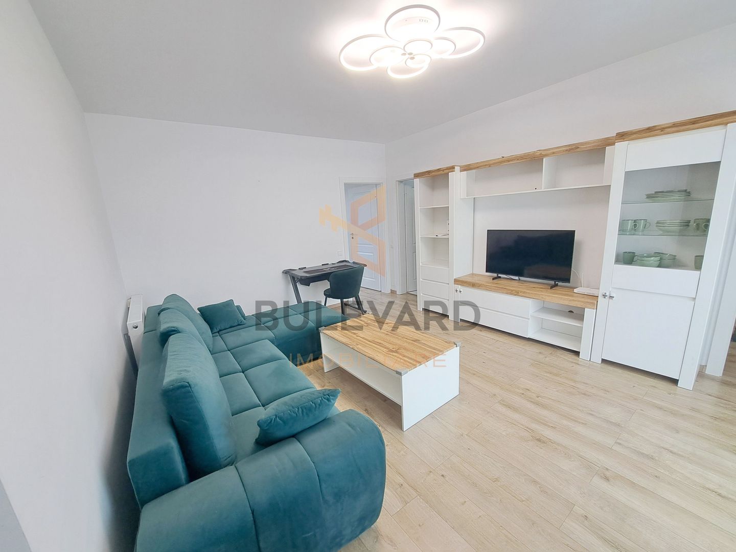 Apartament 2 camere, terasa de 15 mp, garaj subteran, boxa, Centru! - Poză 7